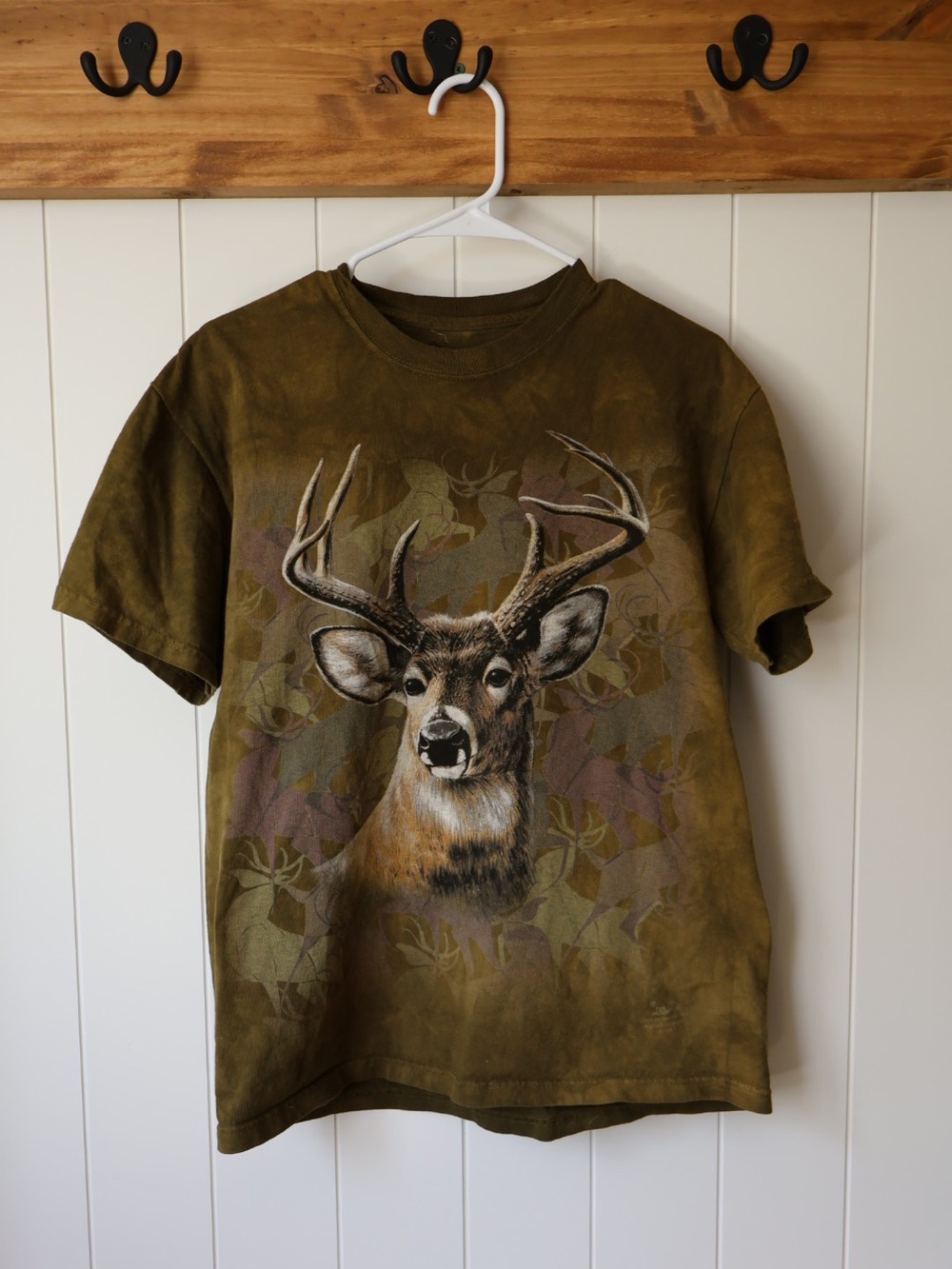 Vintage The Mountain Olive Green Whitetail Deer Buck Graphic Tee Y2K